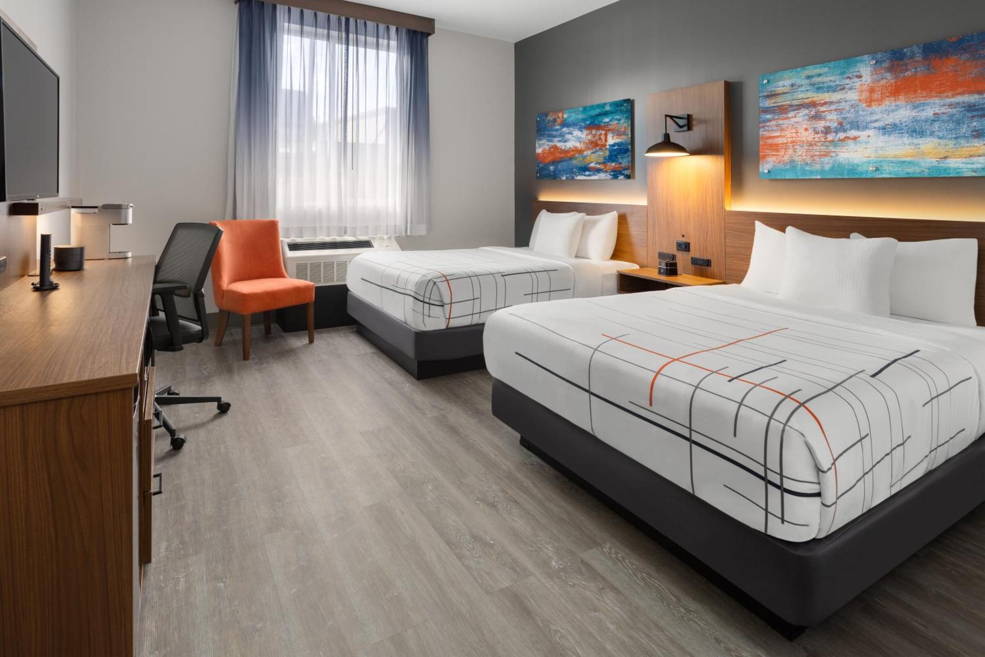 La Quinta Inn & Suites By Wyndham Williston Burlington Exterior photo